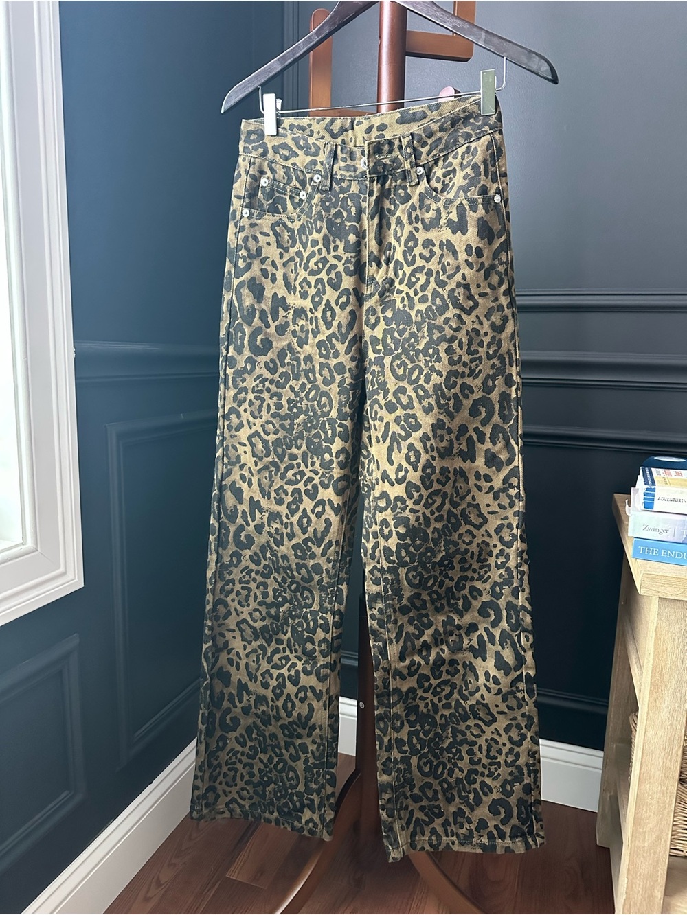 Wide-Leg Leopard Print Women’s Jeans in Olive/Brown XS - Picture 2 of 9